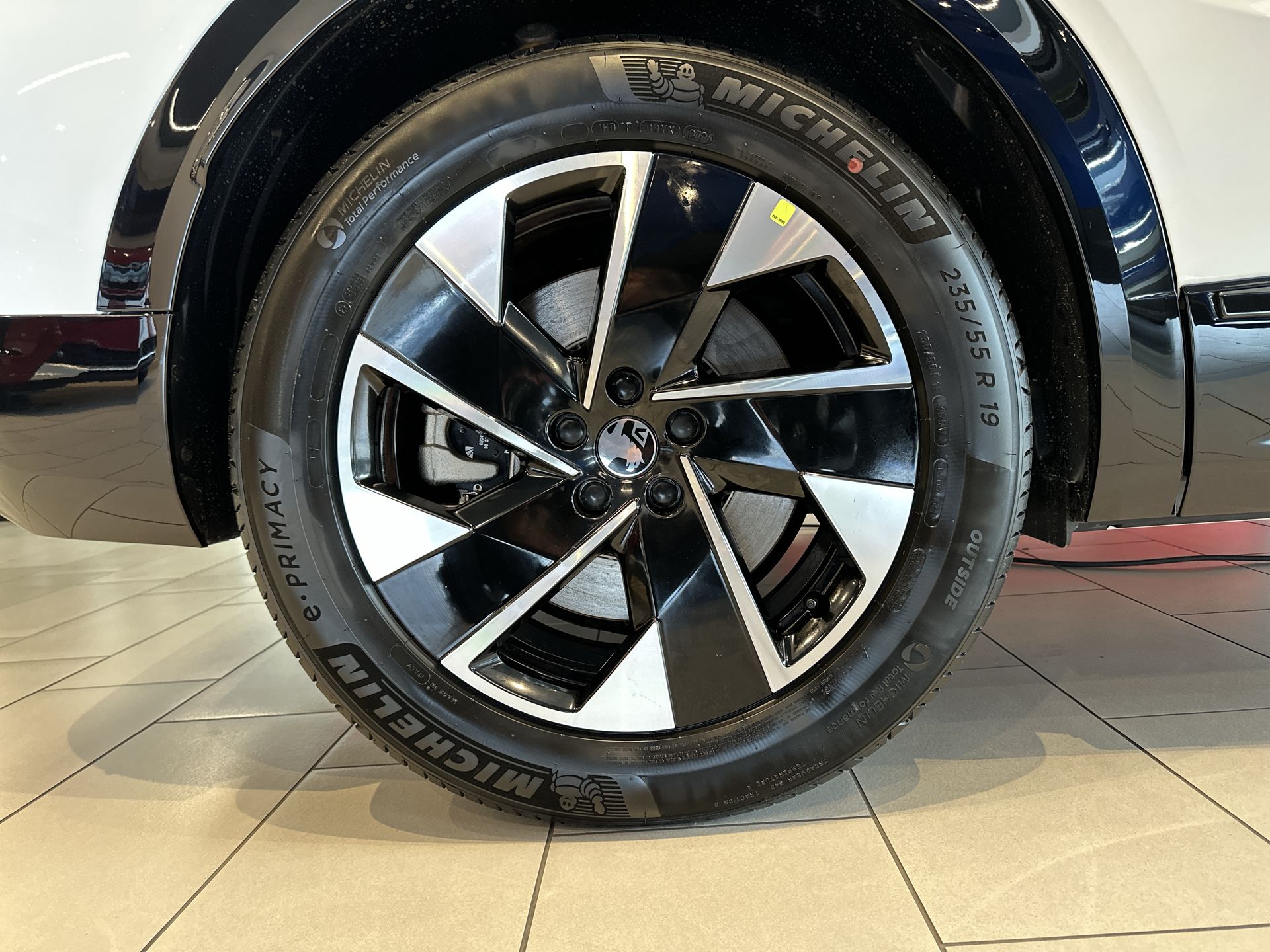 GRANDLAND 157KW GS 73KWH 5DR AUTO HATCHBACK