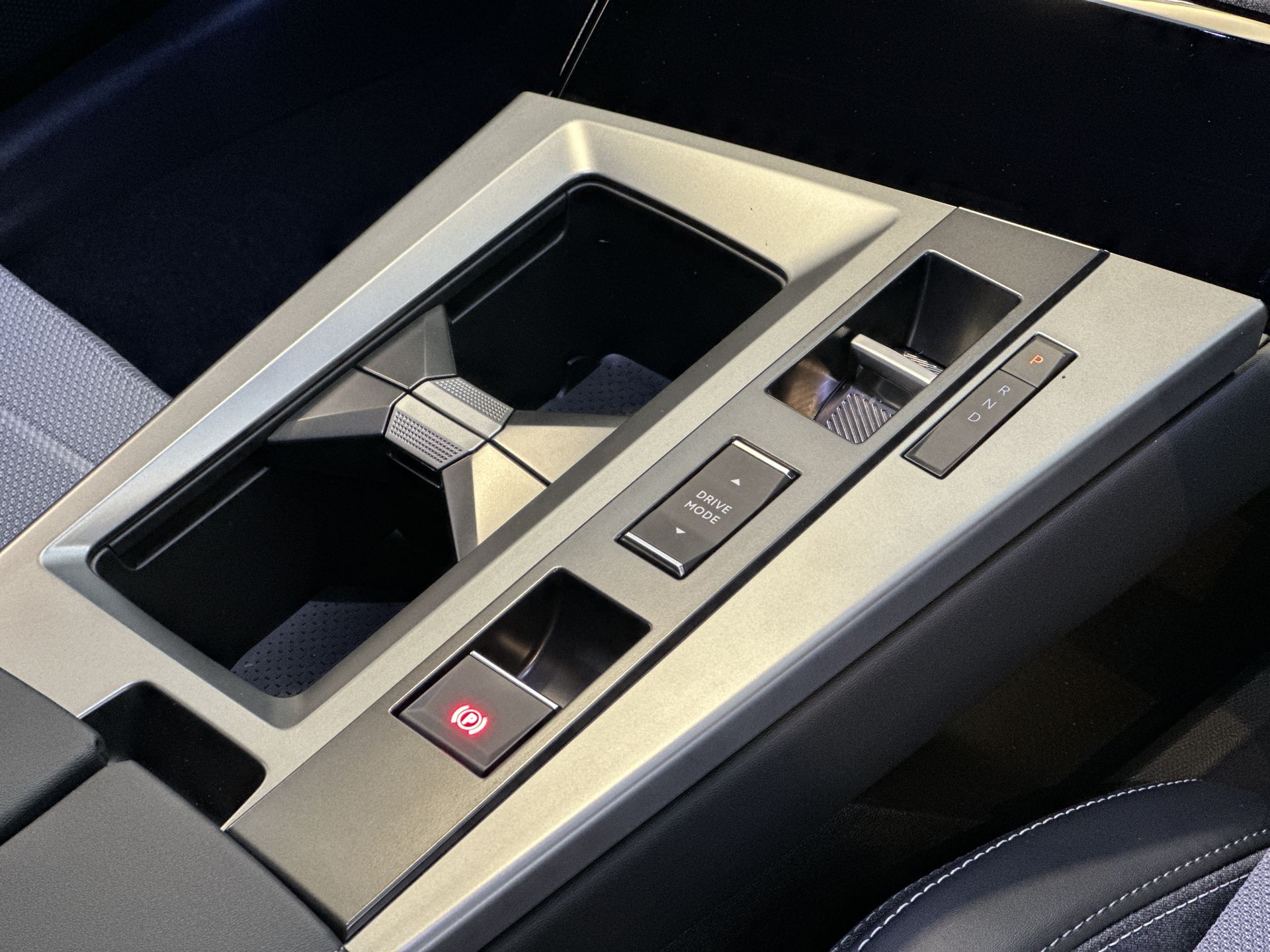 GRANDLAND 157KW GS 73KWH 5DR AUTO HATCHBACK