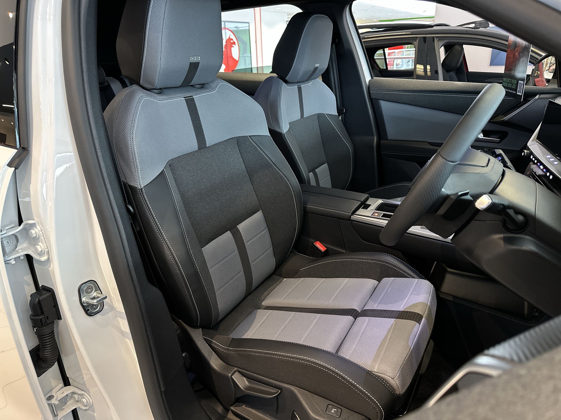 GRANDLAND 157KW GS 73KWH 5DR AUTO HATCHBACK