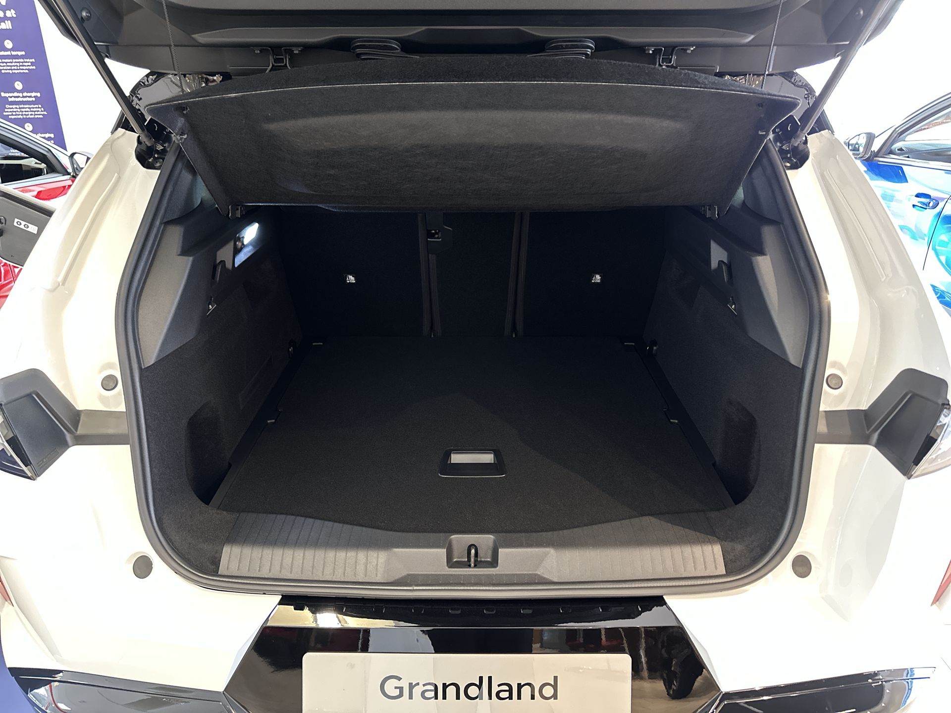 GRANDLAND 157KW GS 73KWH 5DR AUTO HATCHBACK