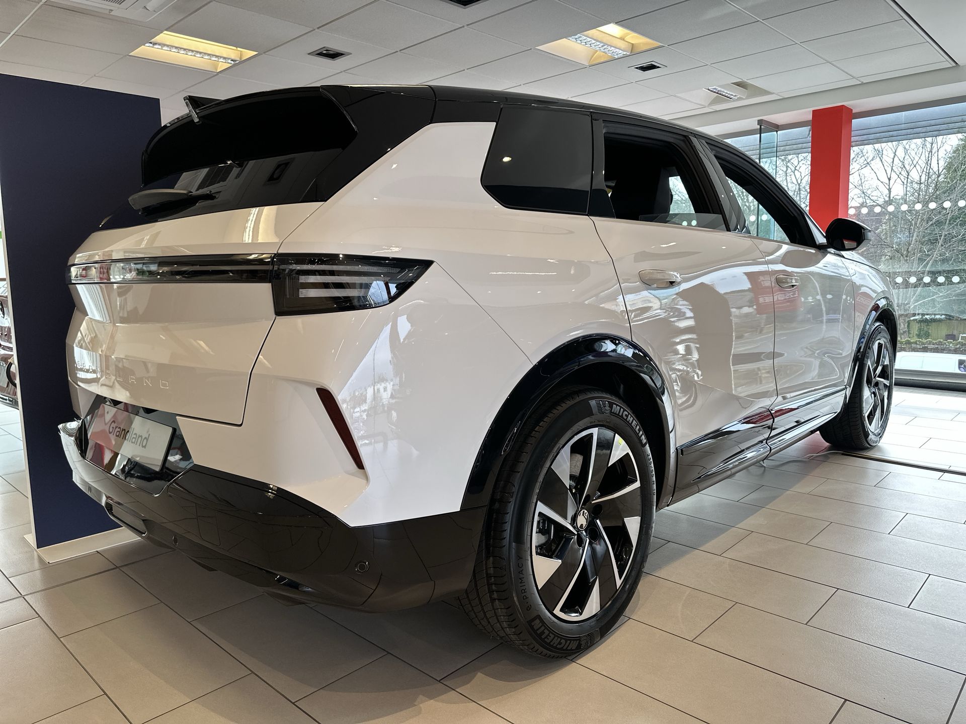 GRANDLAND 157KW GS 73KWH 5DR AUTO HATCHBACK