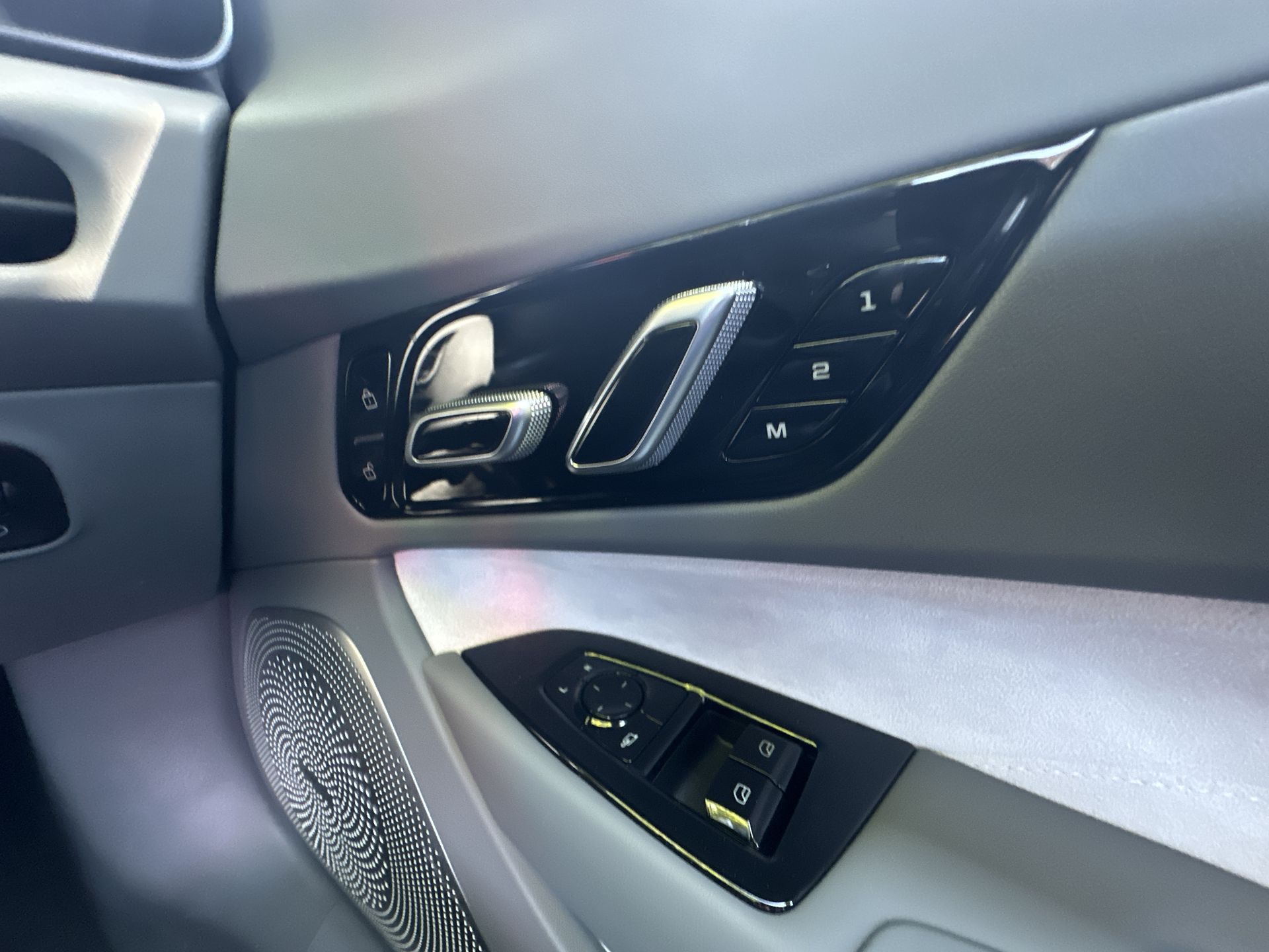 DUAL MOTOR 77 KWH AWD