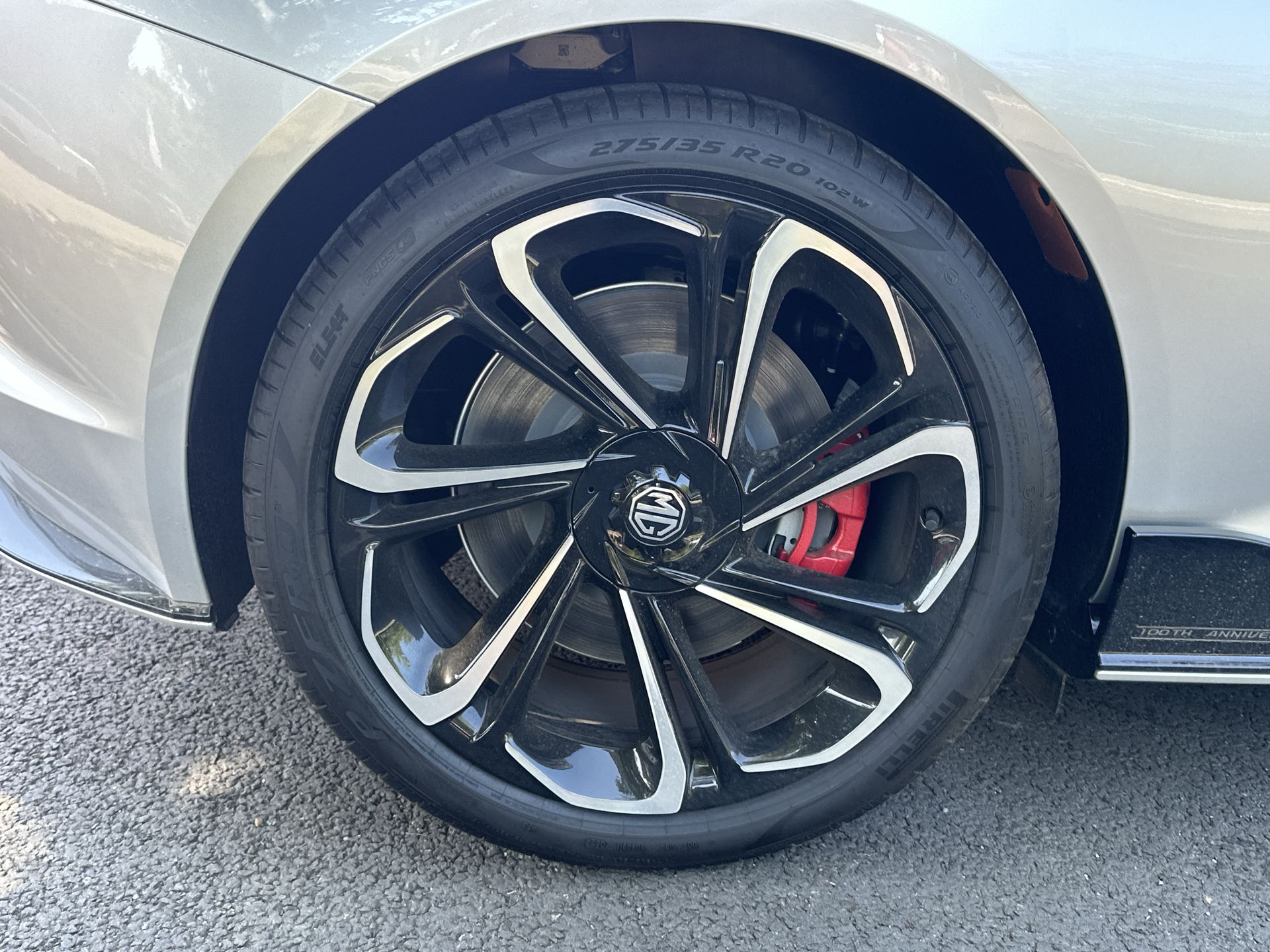 DUAL MOTOR 77 KWH AWD