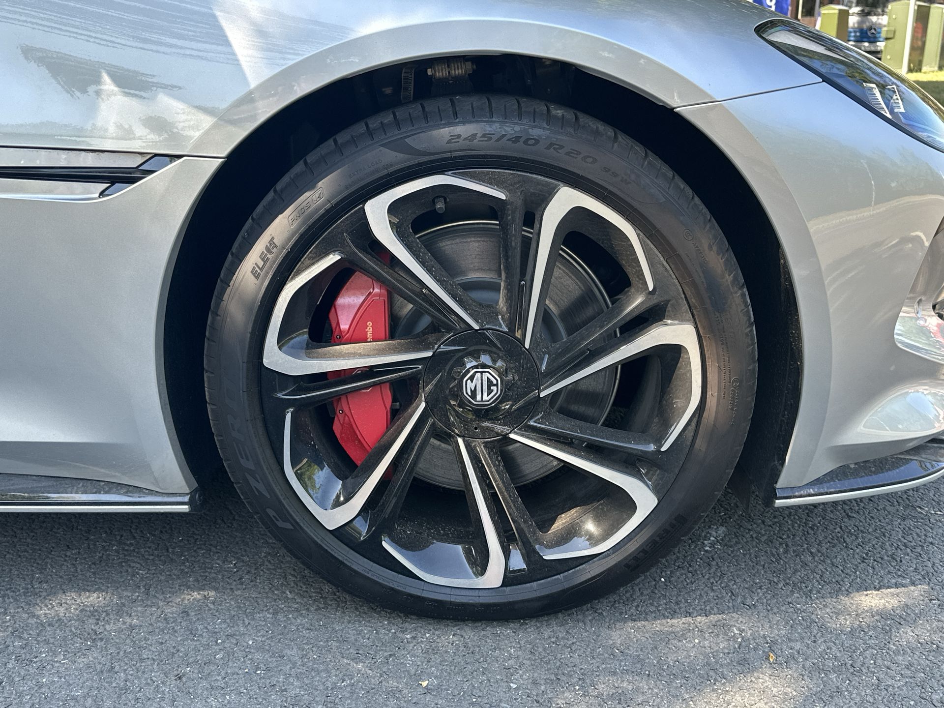 DUAL MOTOR 77 KWH AWD