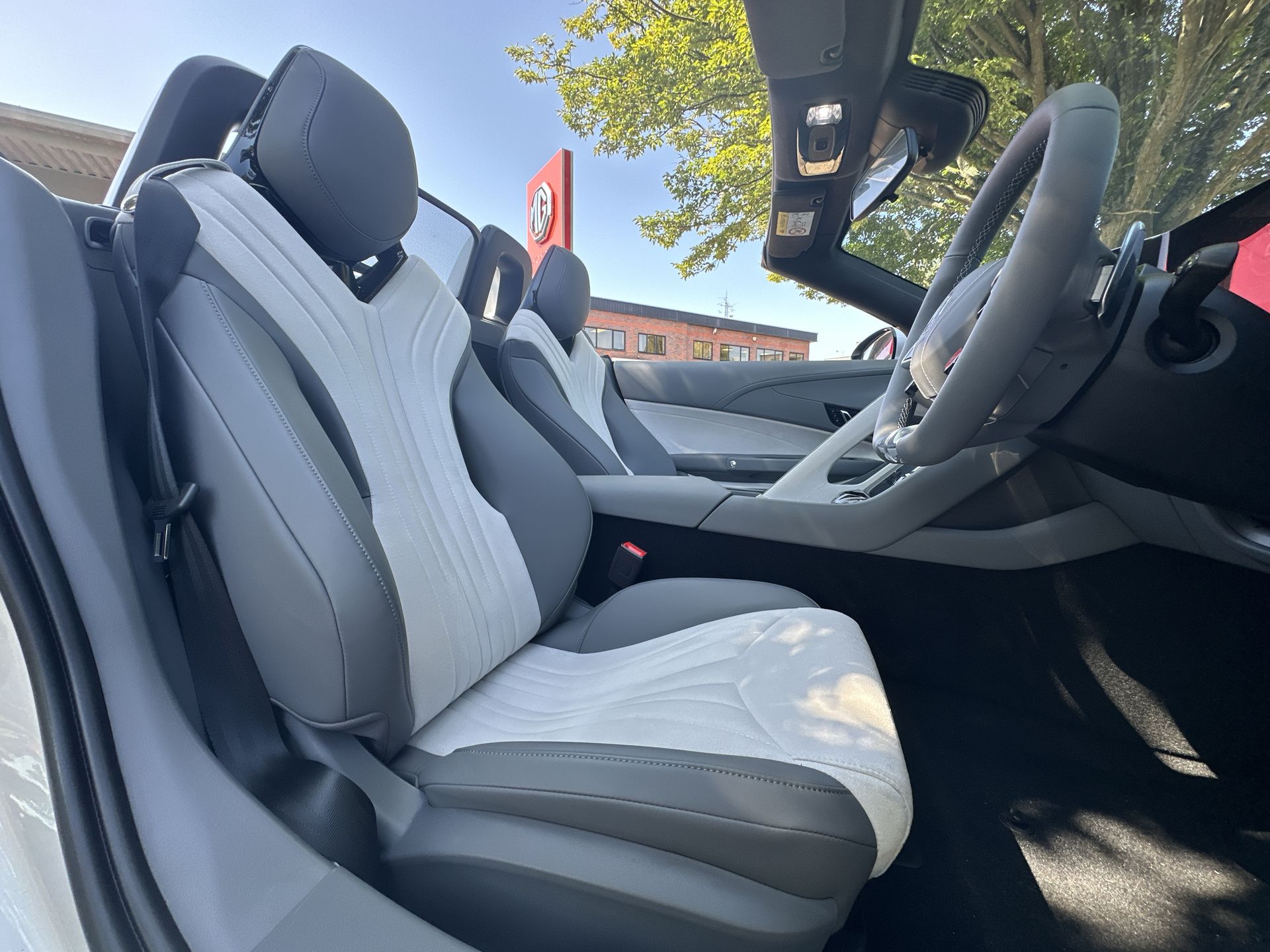 DUAL MOTOR 77 KWH AWD