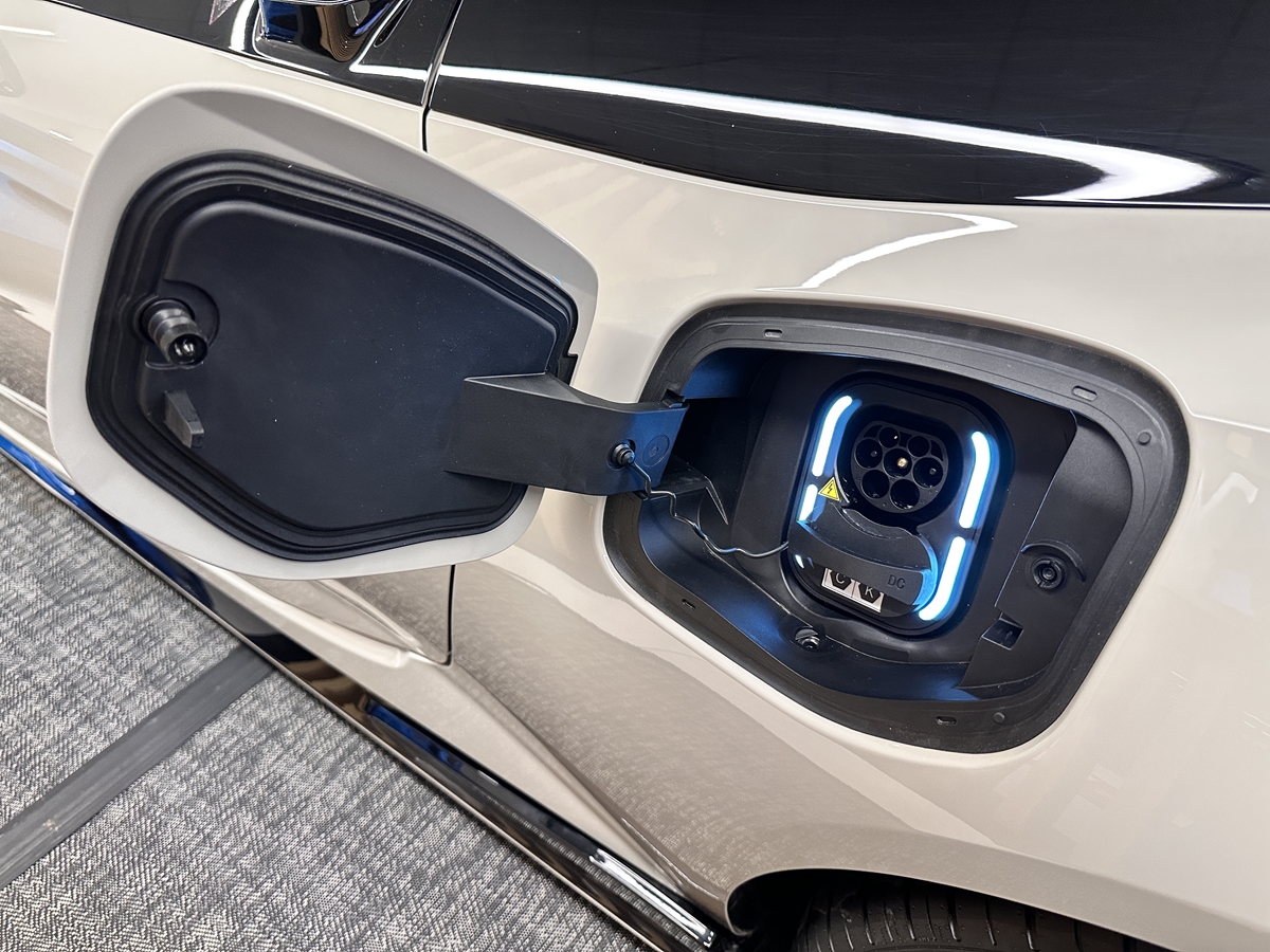 CYBERSTER 250KW TROPHY SINGLE MOTOR 77 KWH 2DR AUTO CONVERTIBLE