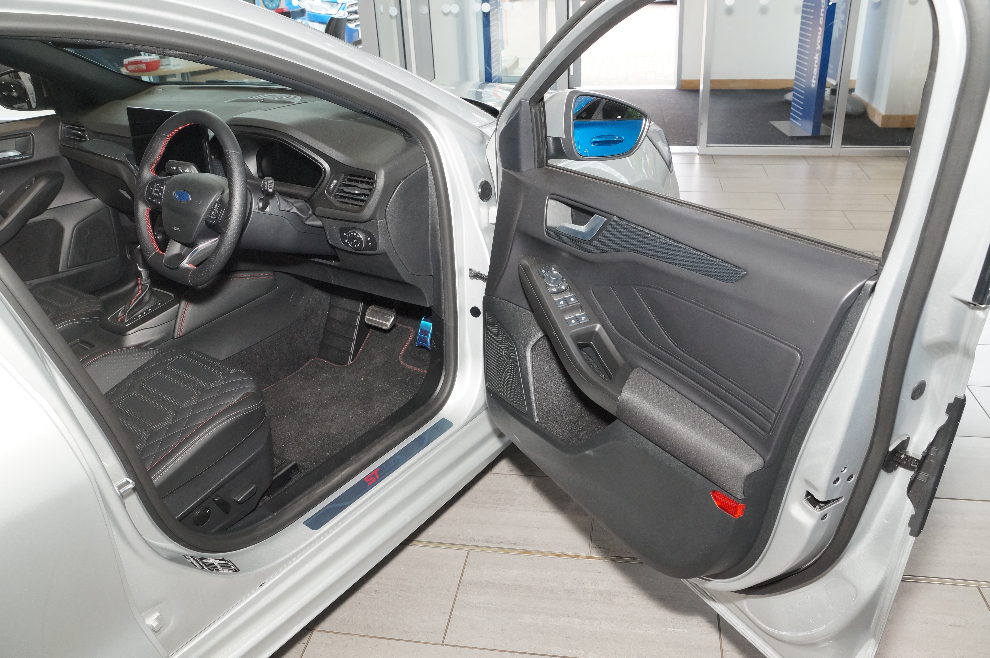 FORD FOCUS 1.0 ECOBOOST HYBRID MHEV 155 ST-LINE X 5DR AUTO