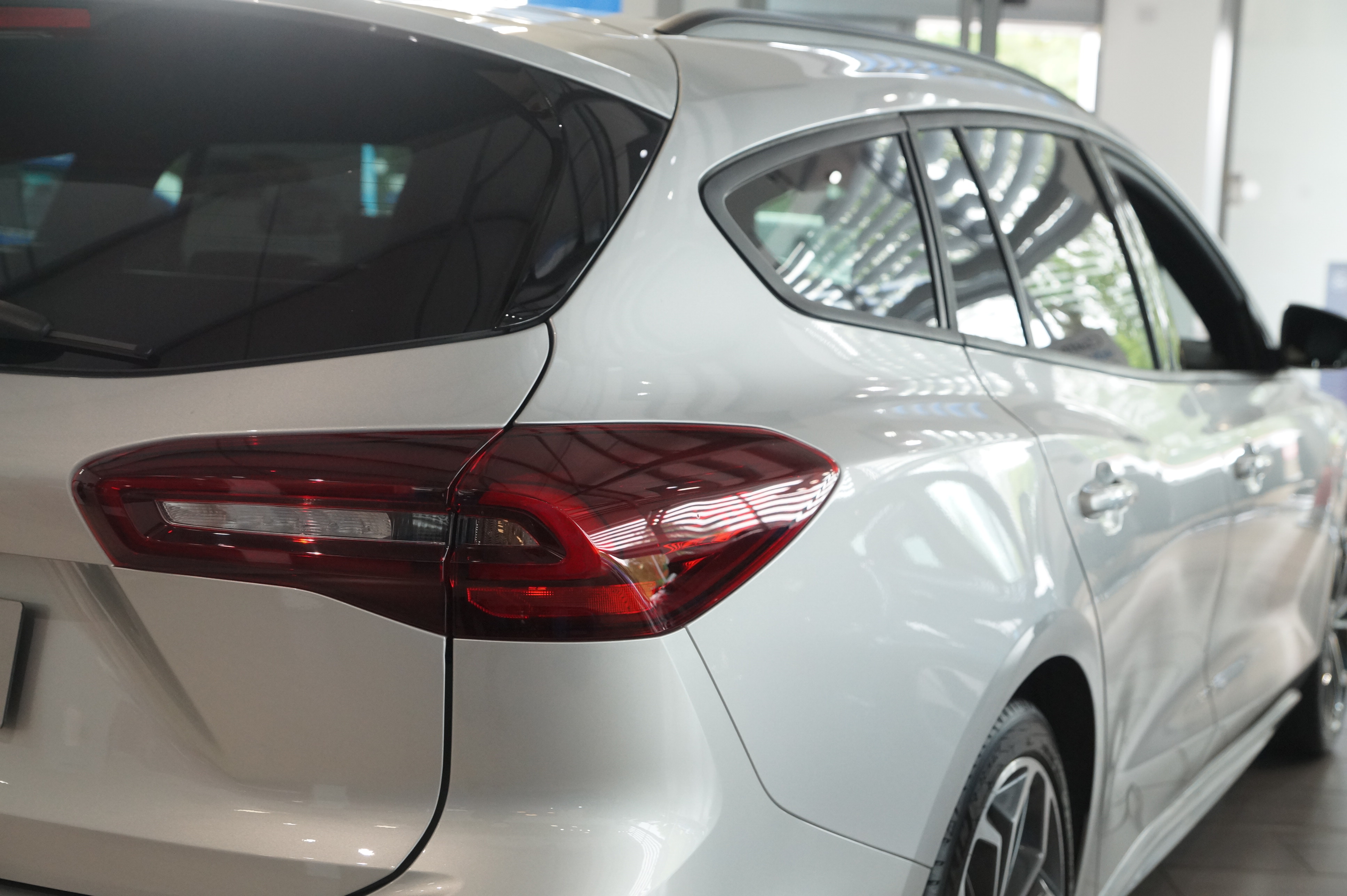 FORD FOCUS 1.0 ECOBOOST HYBRID MHEV 155 ST-LINE X 5DR AUTO