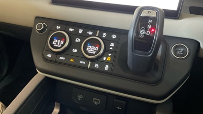 LAND ROVER DEFENDER 90