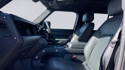 LAND ROVER DEFENDER 130