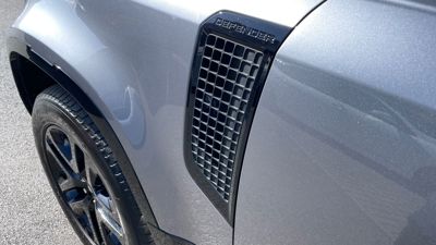 LAND ROVER DEFENDER 130