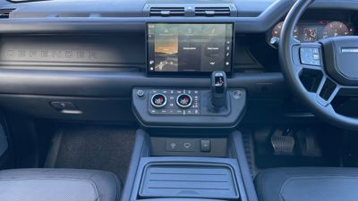 LAND ROVER DEFENDER 130