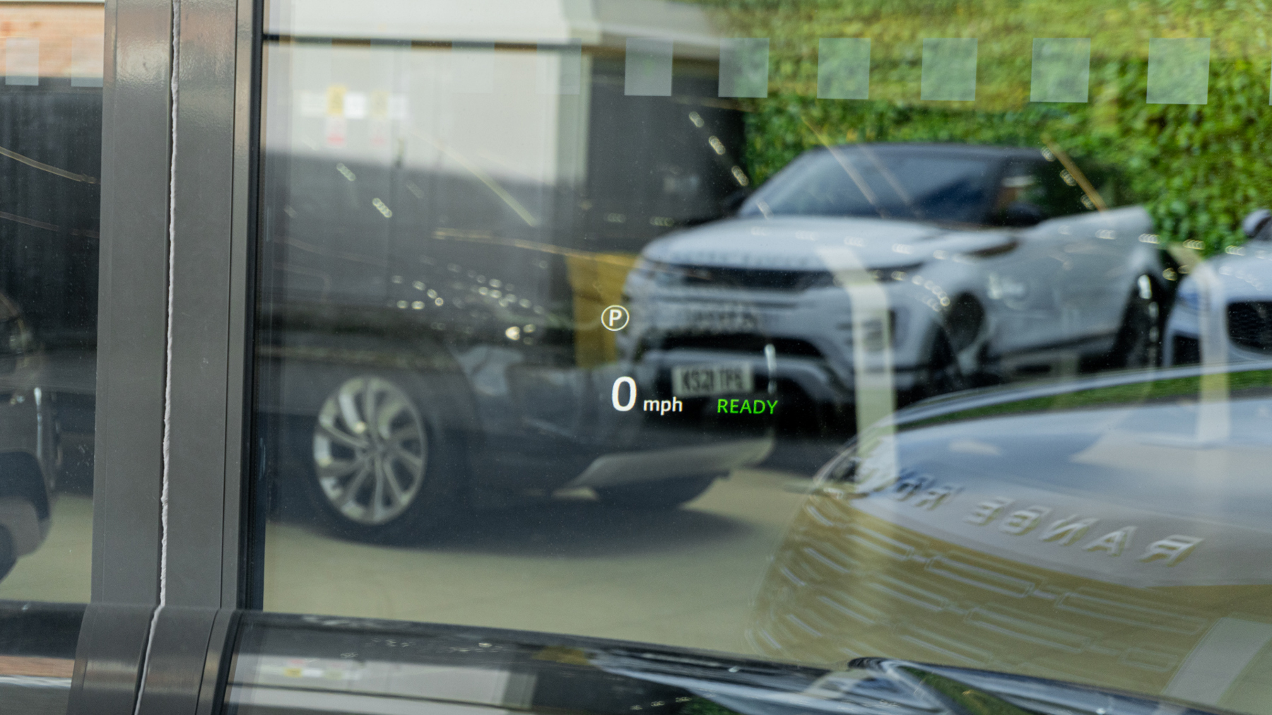 Land Rover RANGE ROVER, SUV, Santorini Black.