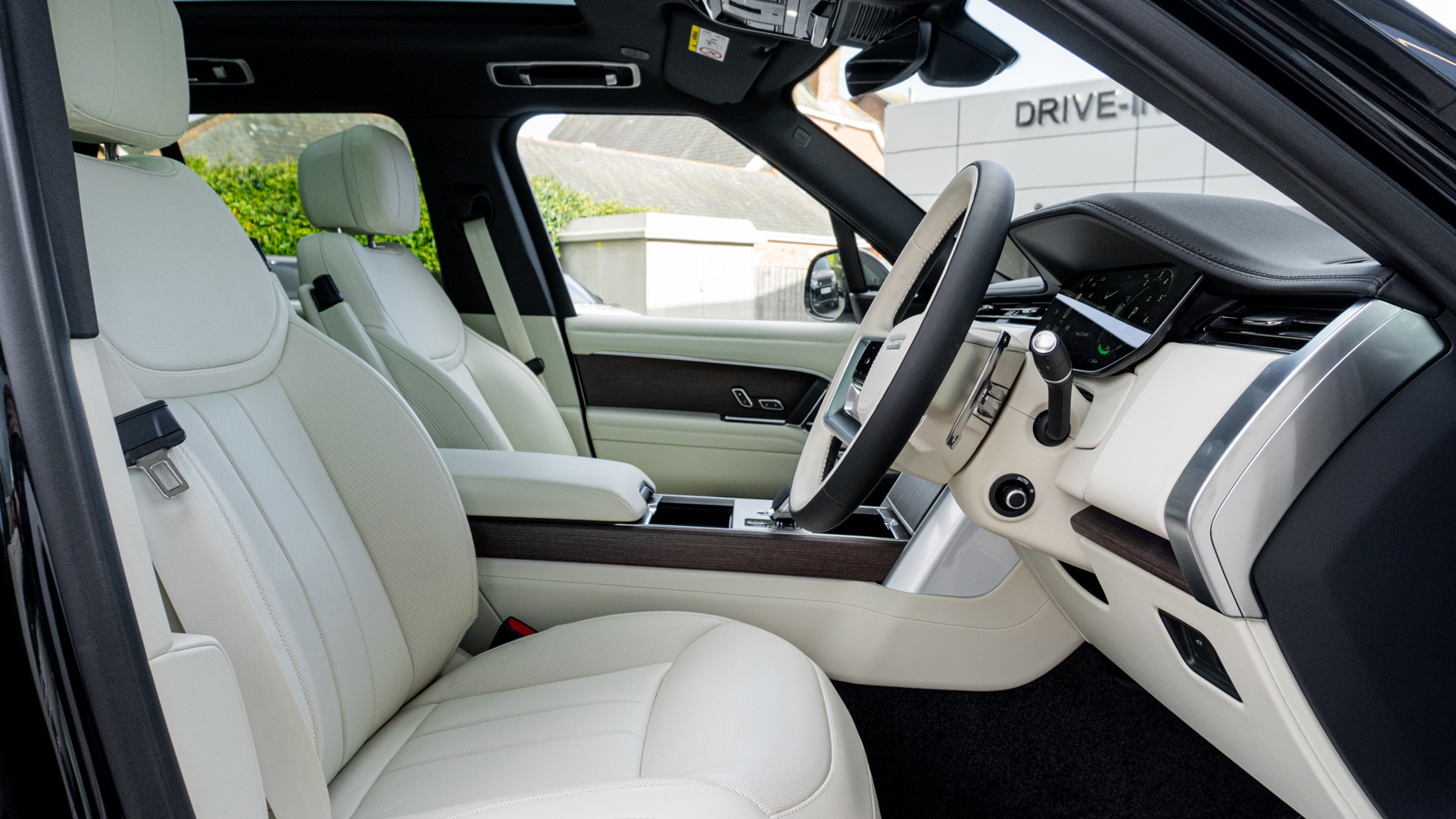Land Rover RANGE ROVER, SUV, Santorini Black.