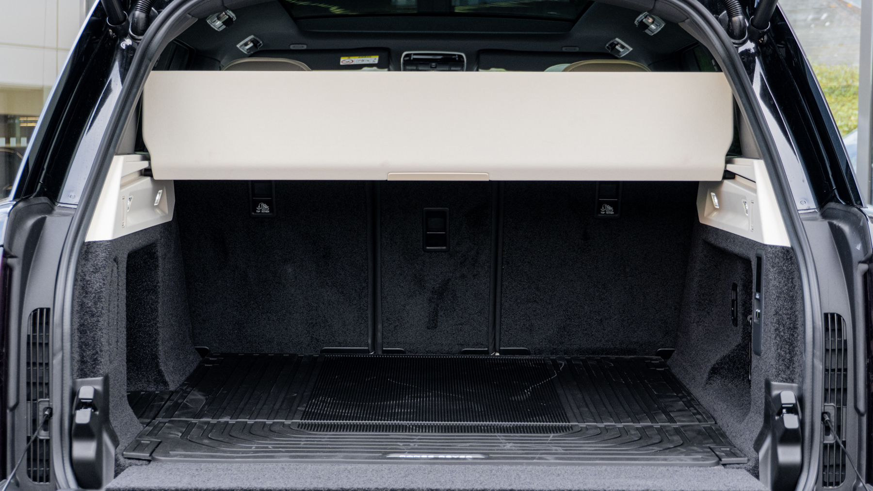 Land Rover RANGE ROVER, SUV, Santorini Black.