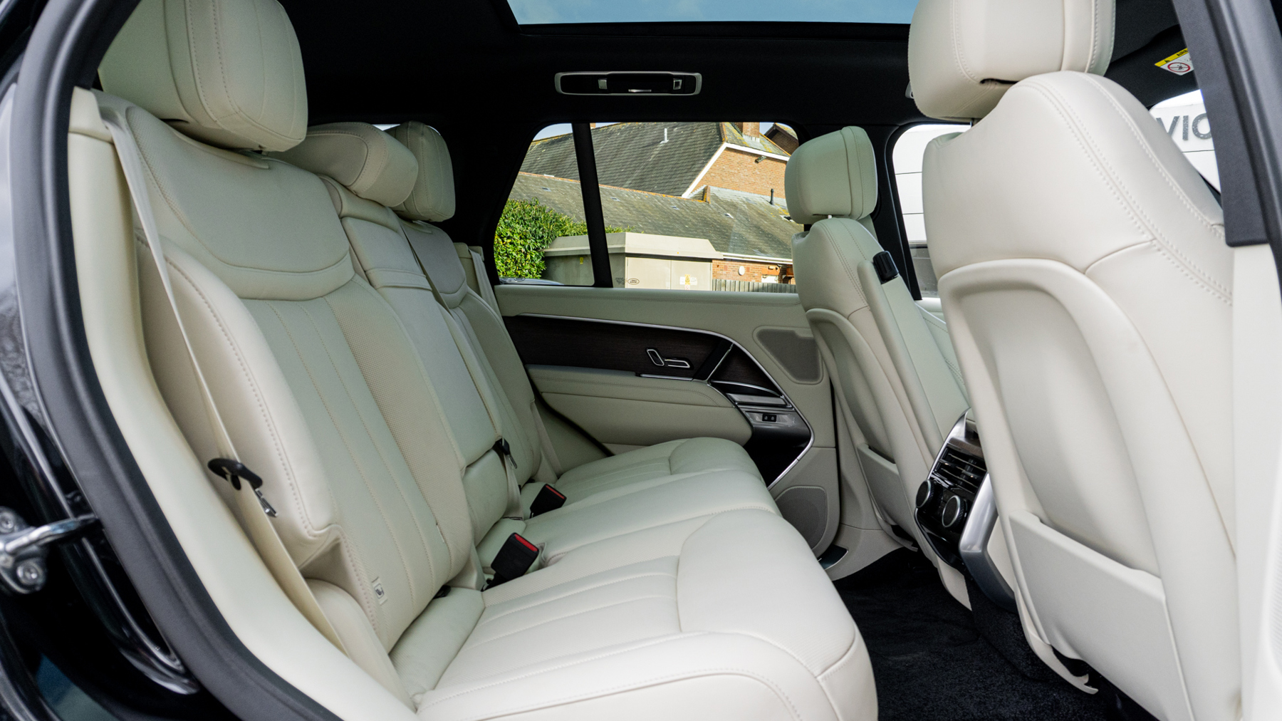 Land Rover RANGE ROVER, SUV, Santorini Black.