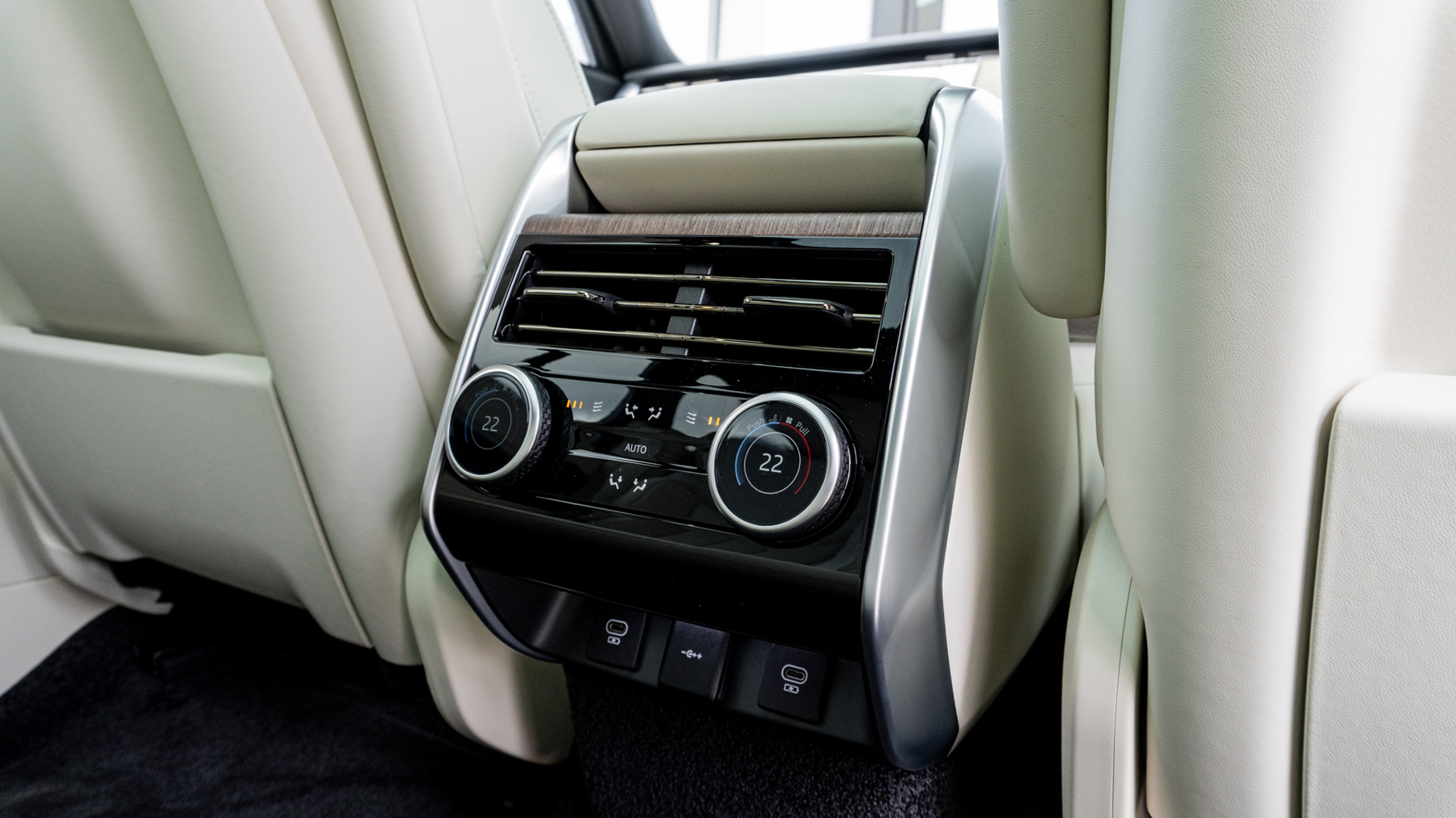 Land Rover RANGE ROVER, SUV, Santorini Black.