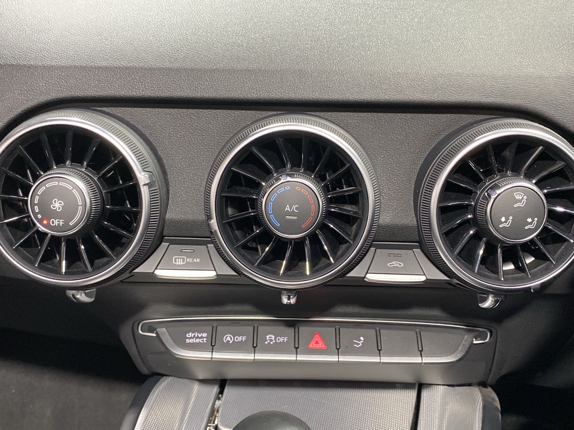 40 TFSI S TRONIC