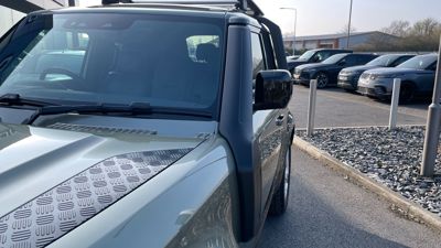 LAND ROVER DEFENDER 90