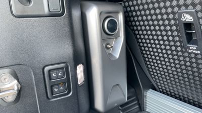 LAND ROVER DEFENDER 90