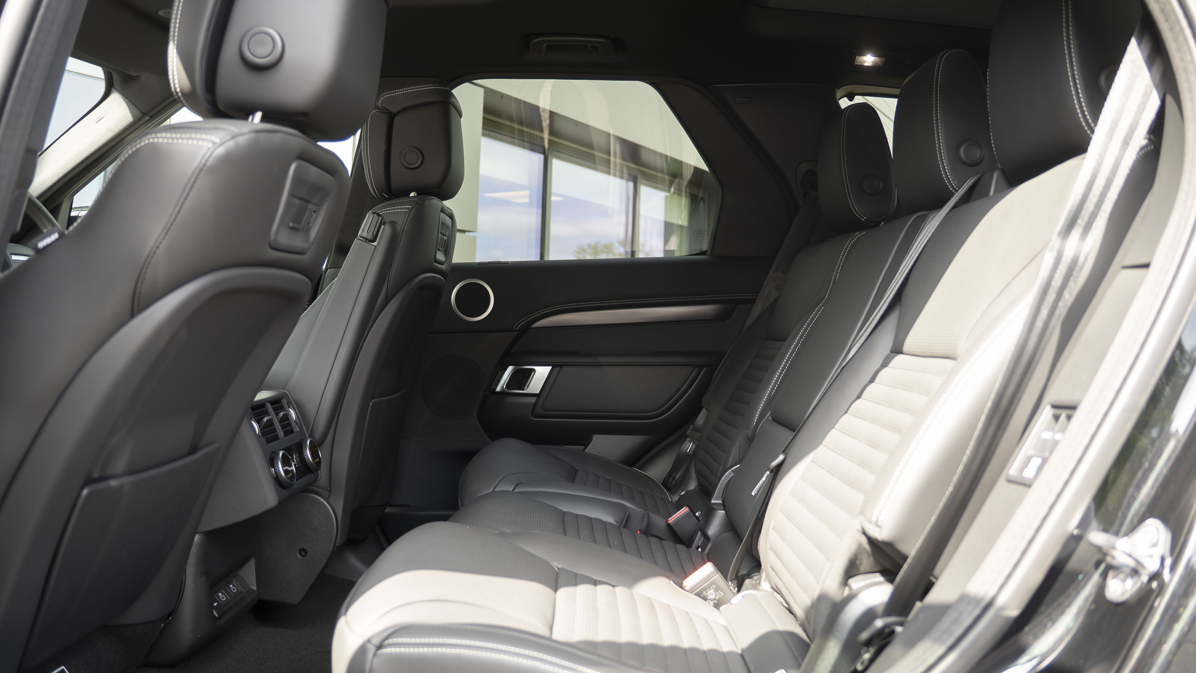 DISCOVERY 3.0 D350 35TH EDITION 5DR AUTO STATION WAGON