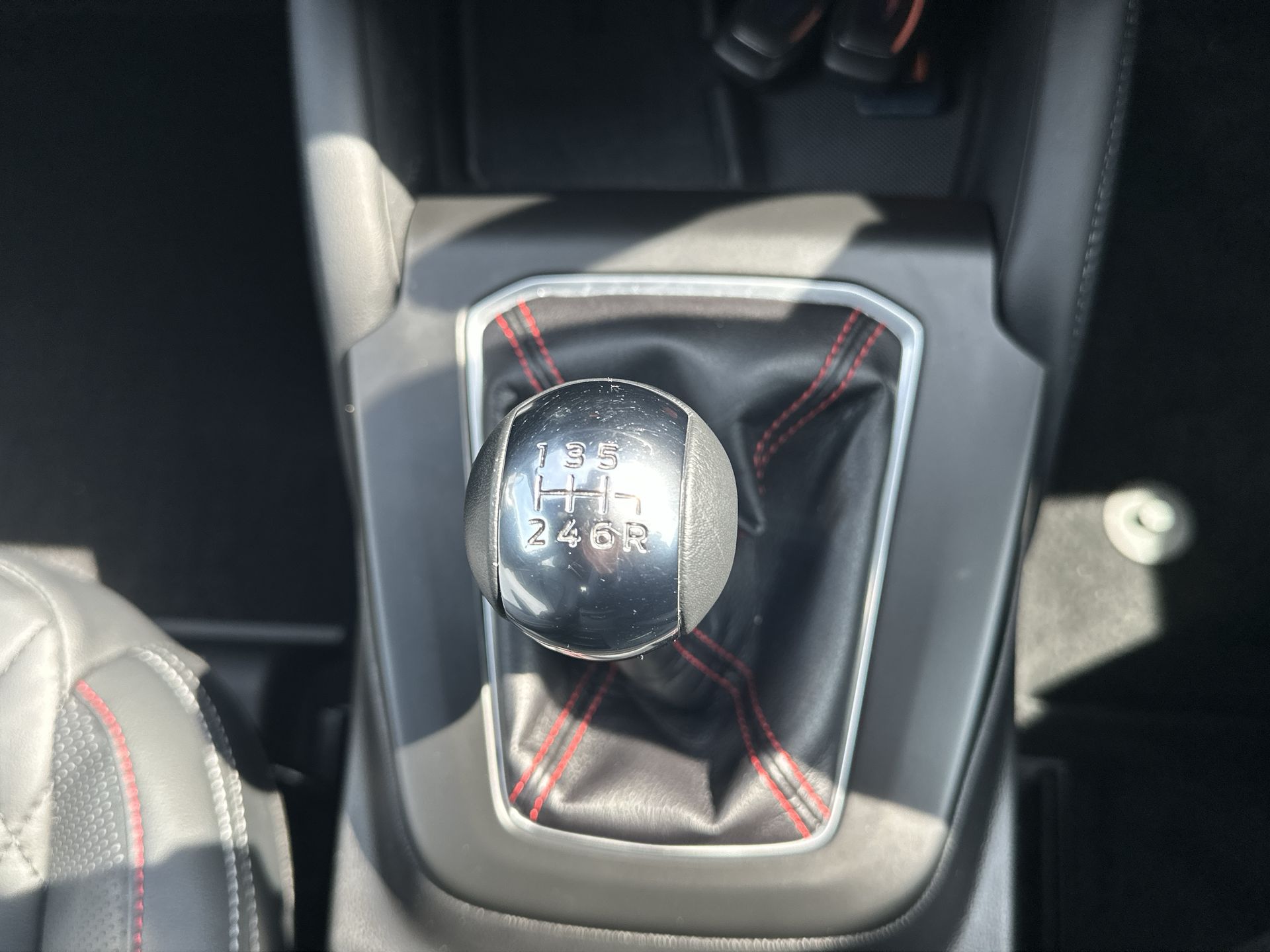 ECOBOOST HYBRID MHEV 155