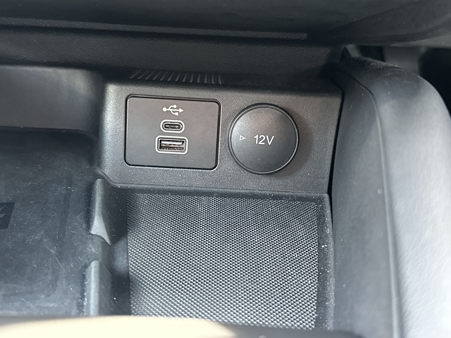 ECOBOOST HYBRID MHEV 155