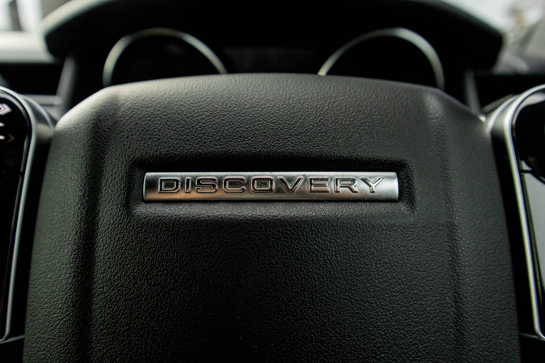 Land Rover Discovery 24