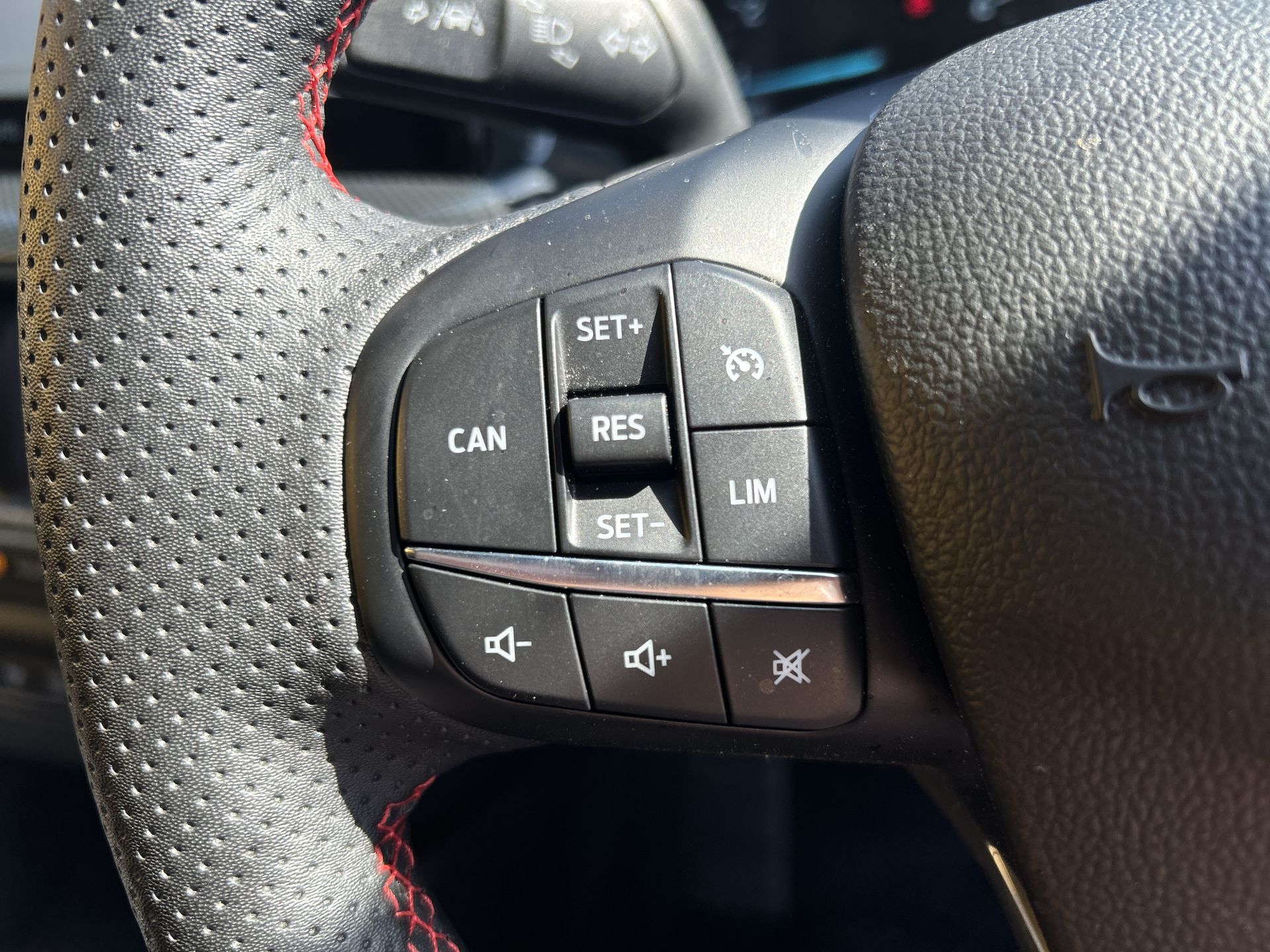 ECOBOOST HYBRID MHEV 155