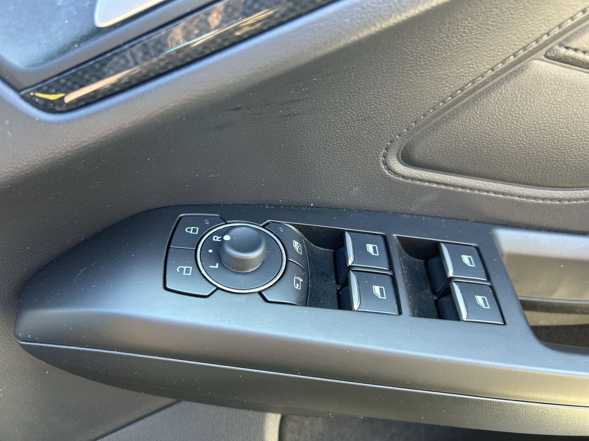ECOBOOST HYBRID MHEV 155