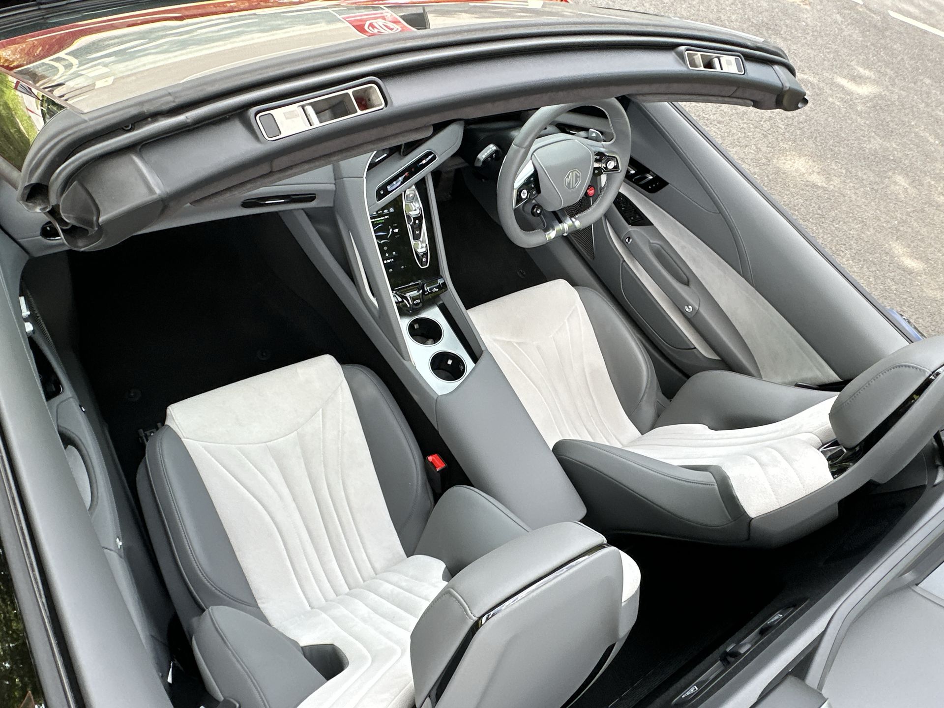 DUAL MOTOR 77 KWH AWD
