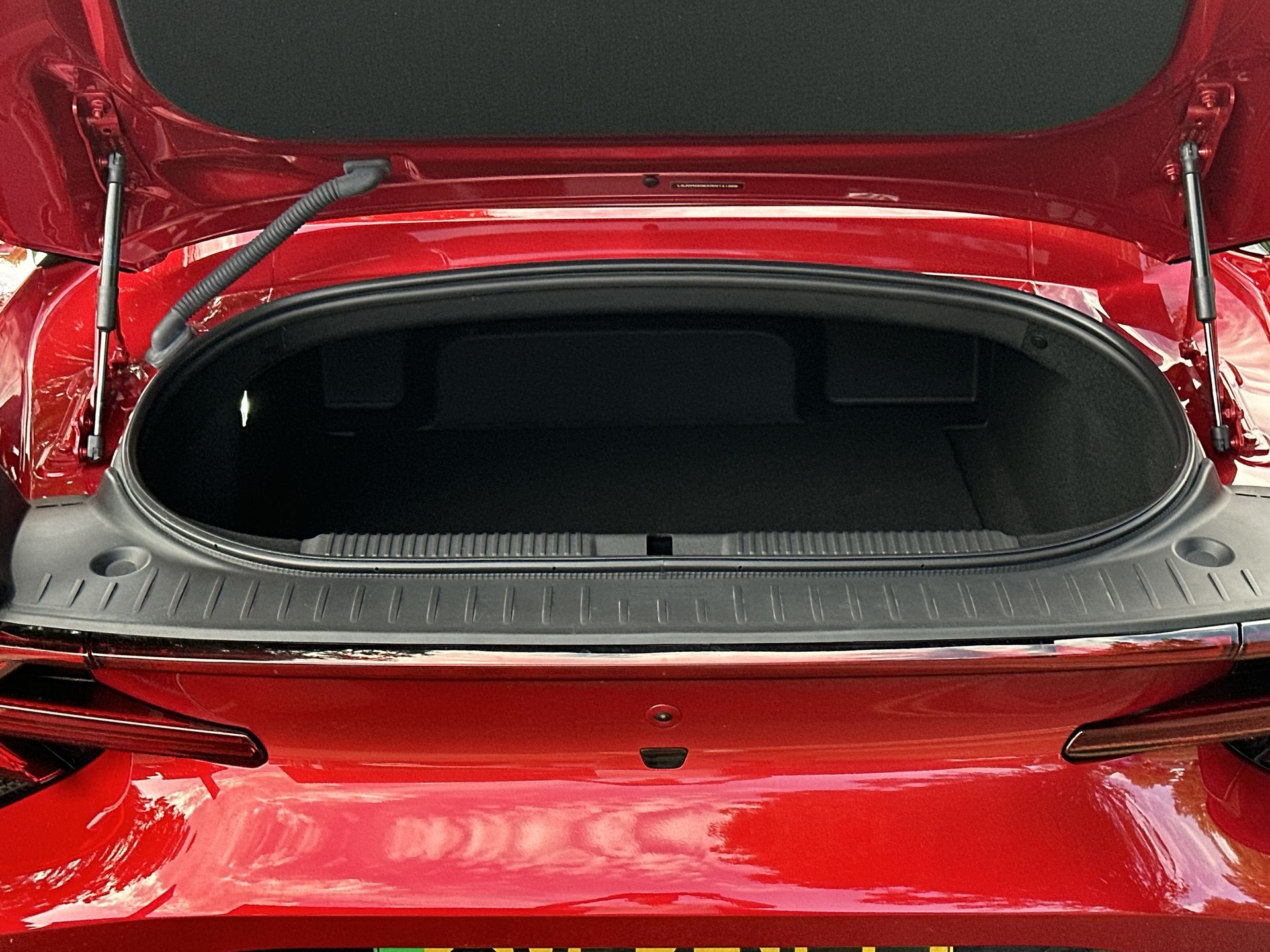 DUAL MOTOR 77 KWH AWD
