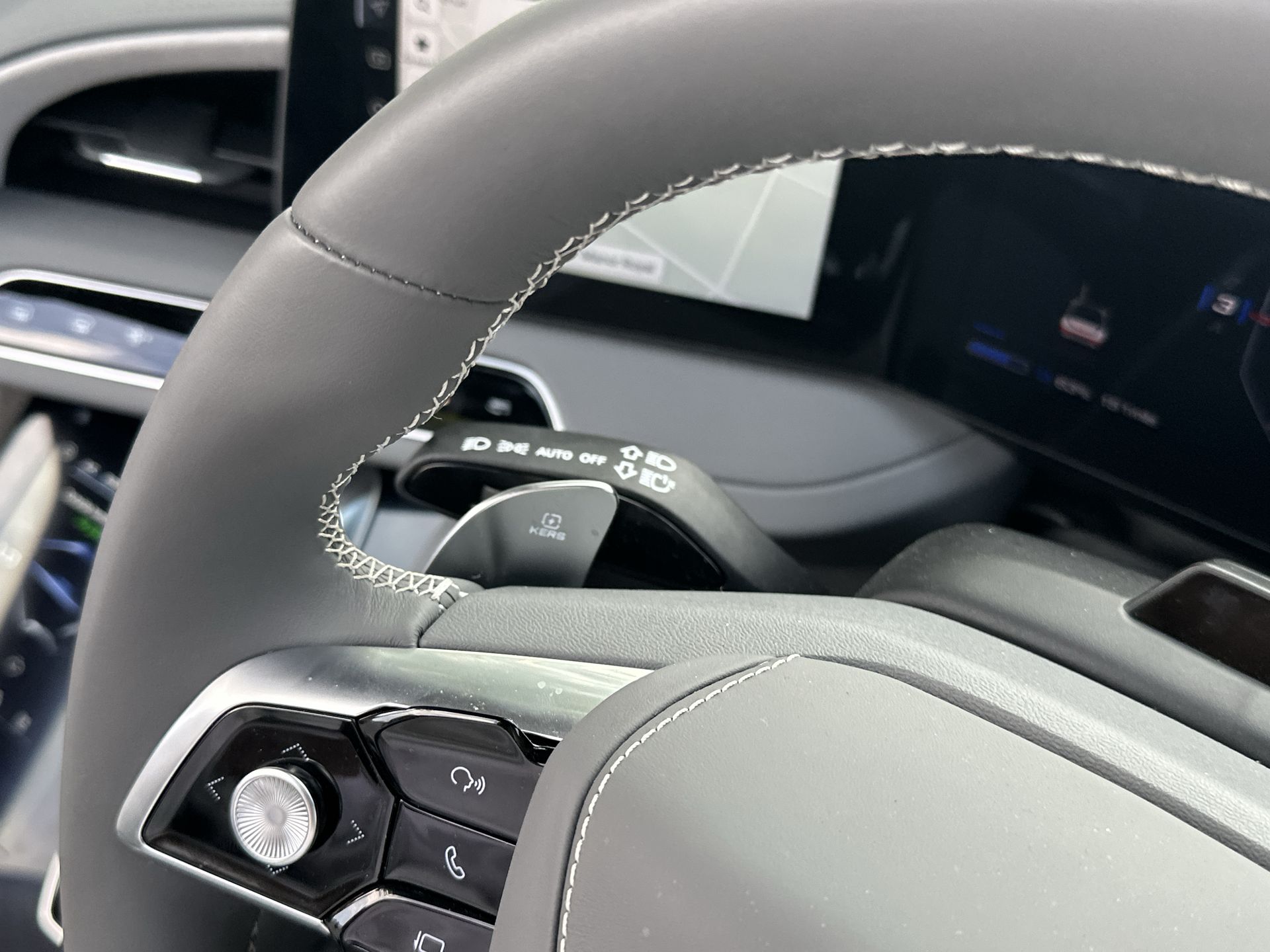 DUAL MOTOR 77 KWH AWD
