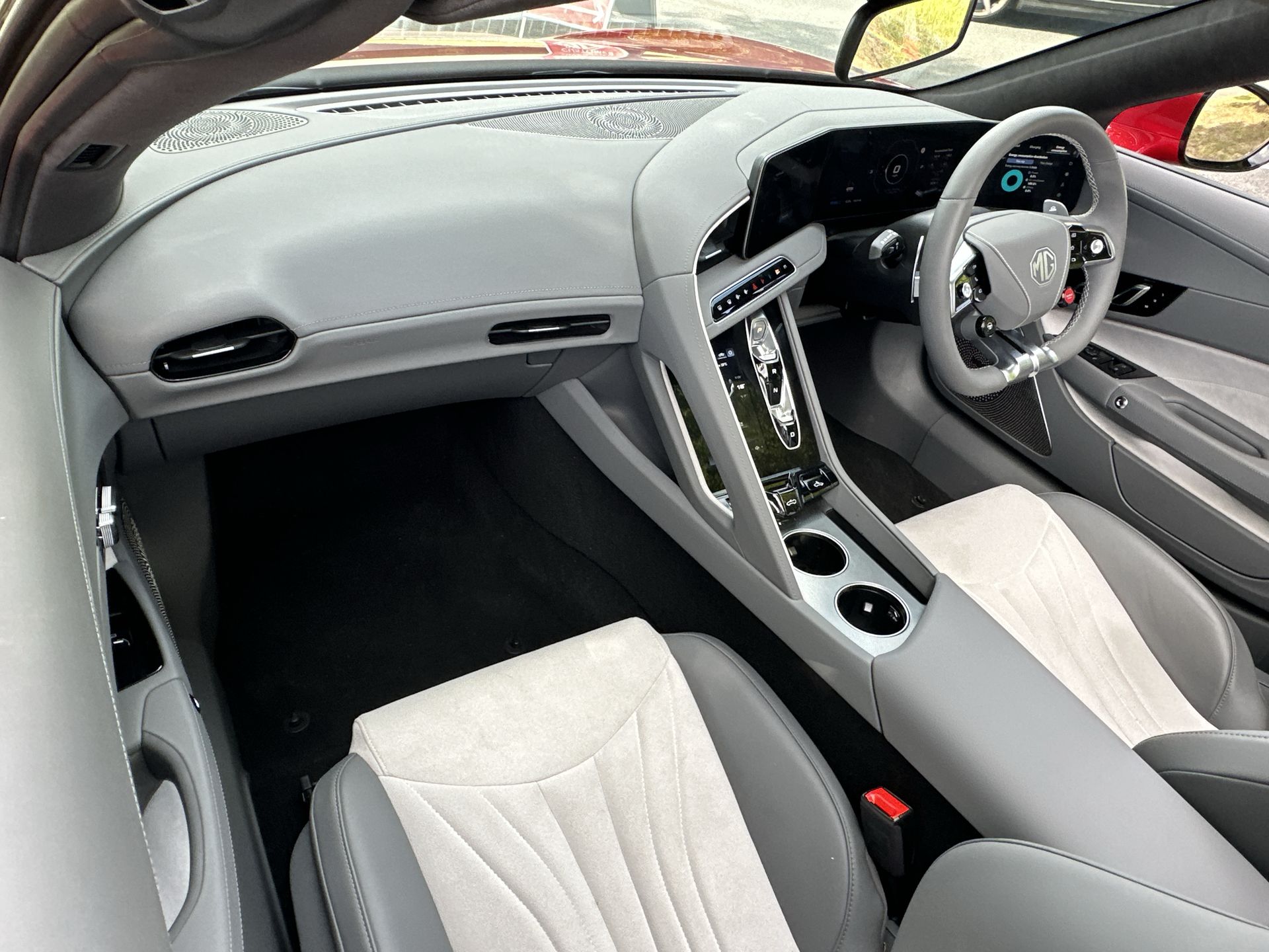 DUAL MOTOR 77 KWH AWD