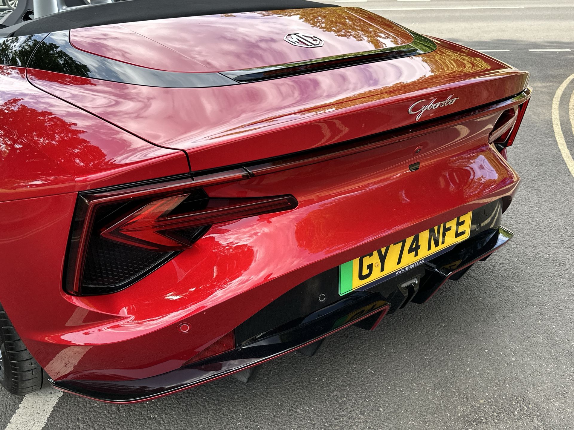 DUAL MOTOR 77 KWH AWD