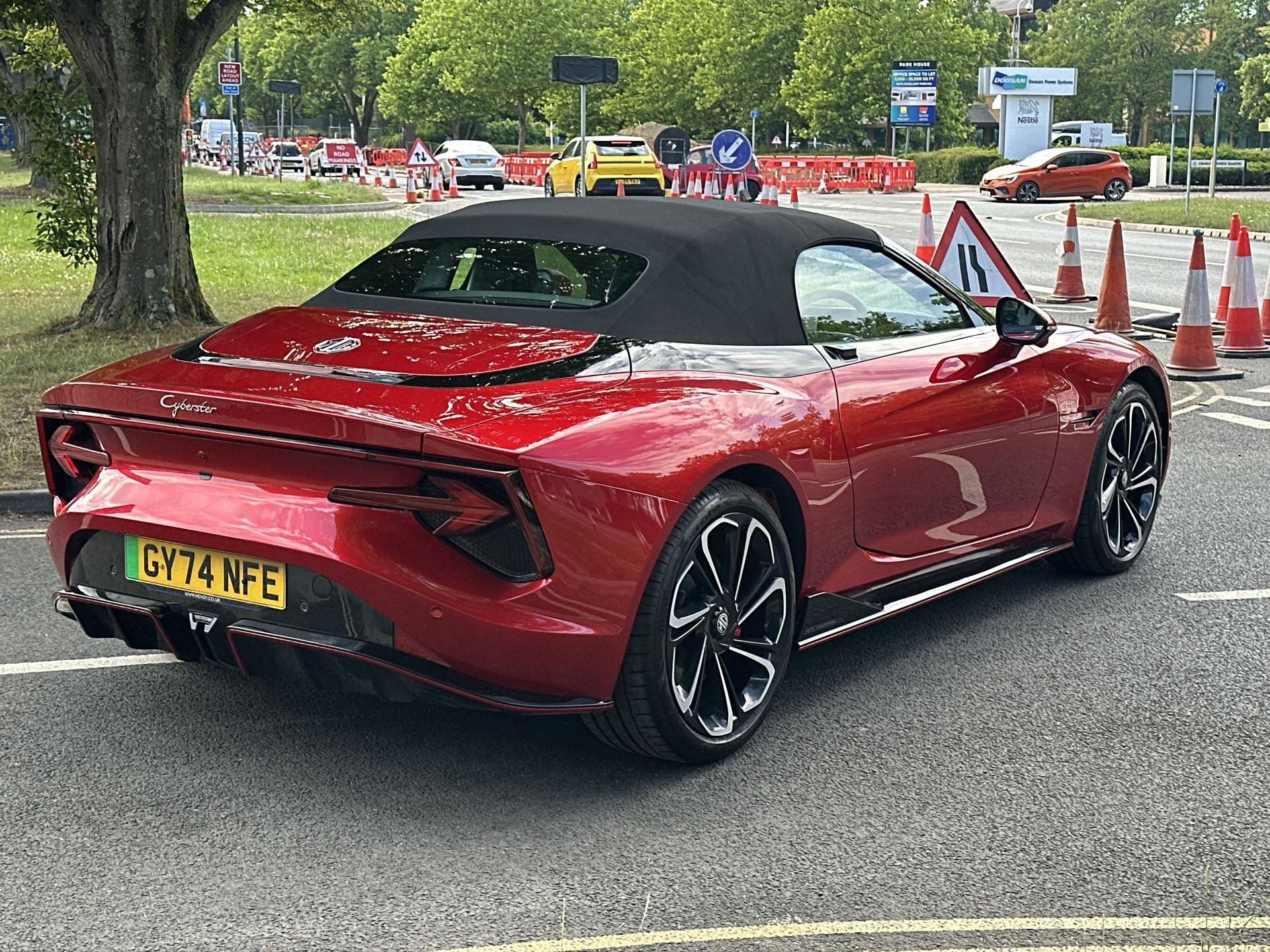 DUAL MOTOR 77 KWH AWD