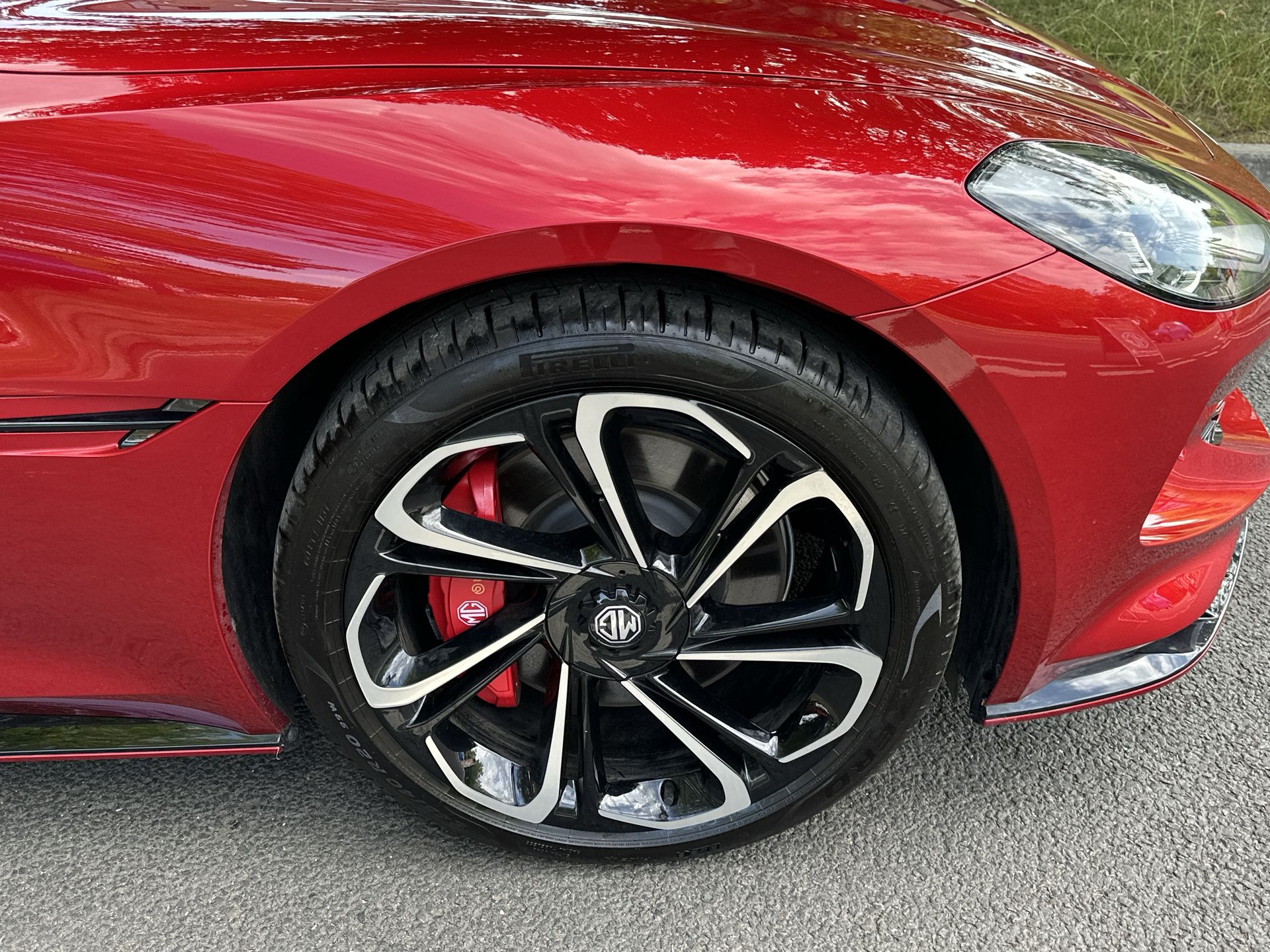 DUAL MOTOR 77 KWH AWD