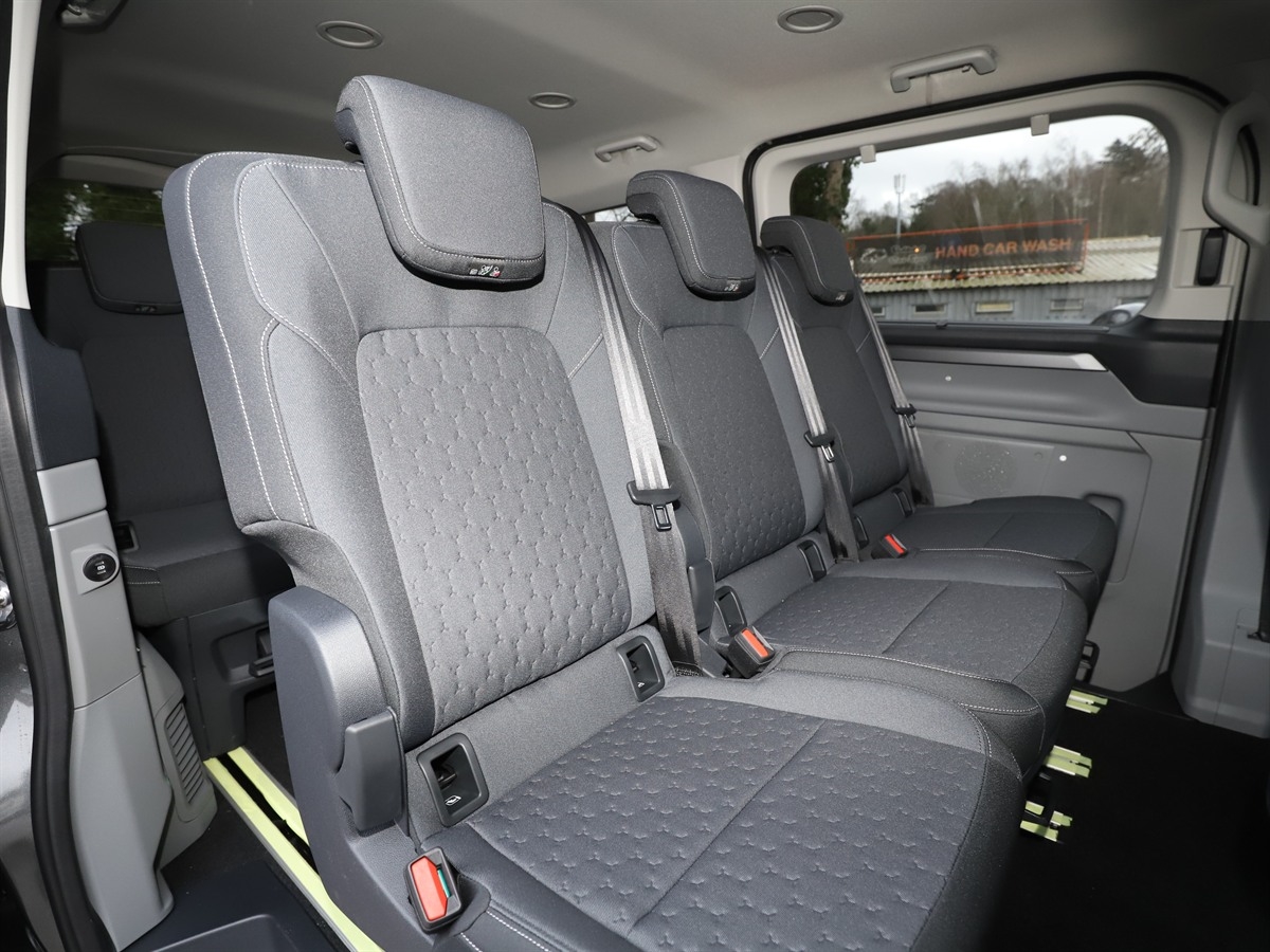 ECOBLUE 136PS H1 8 SEATER