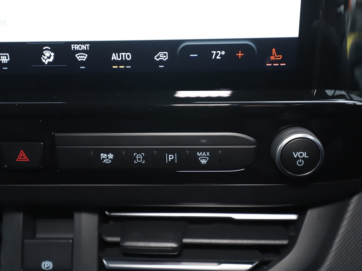 ECOBLUE 136PS H1 8 SEATER