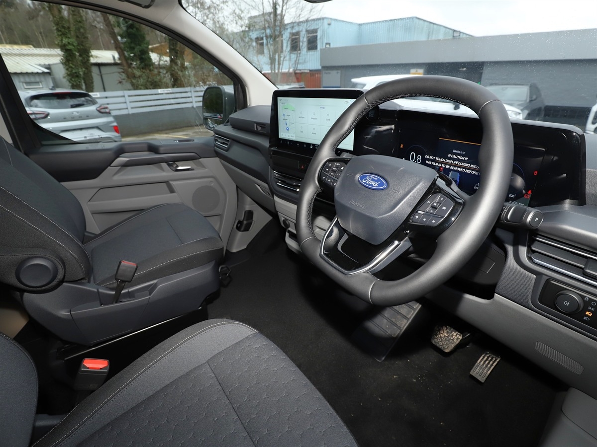 ECOBLUE 136PS H1 8 SEATER