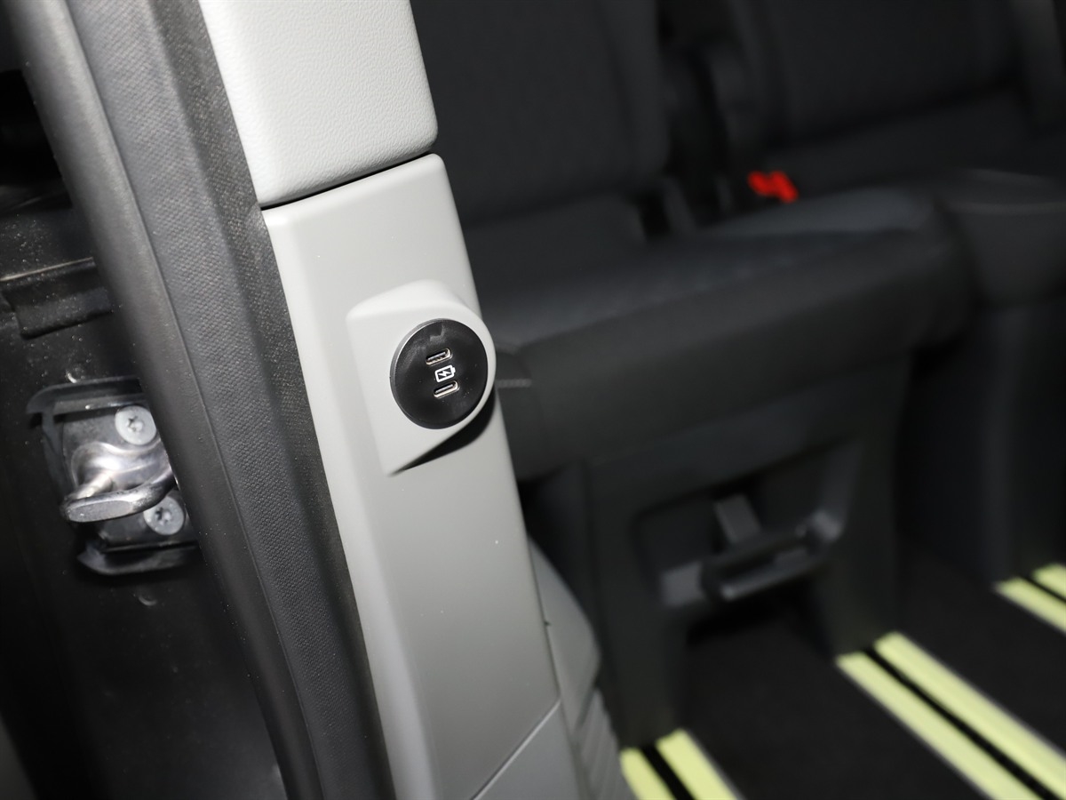 ECOBLUE 136PS H1 8 SEATER