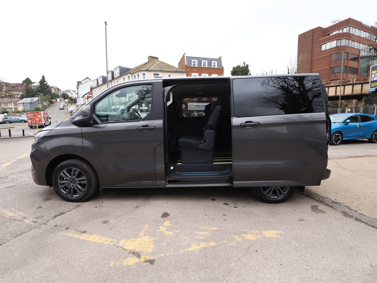 ECOBLUE 136PS H1 8 SEATER