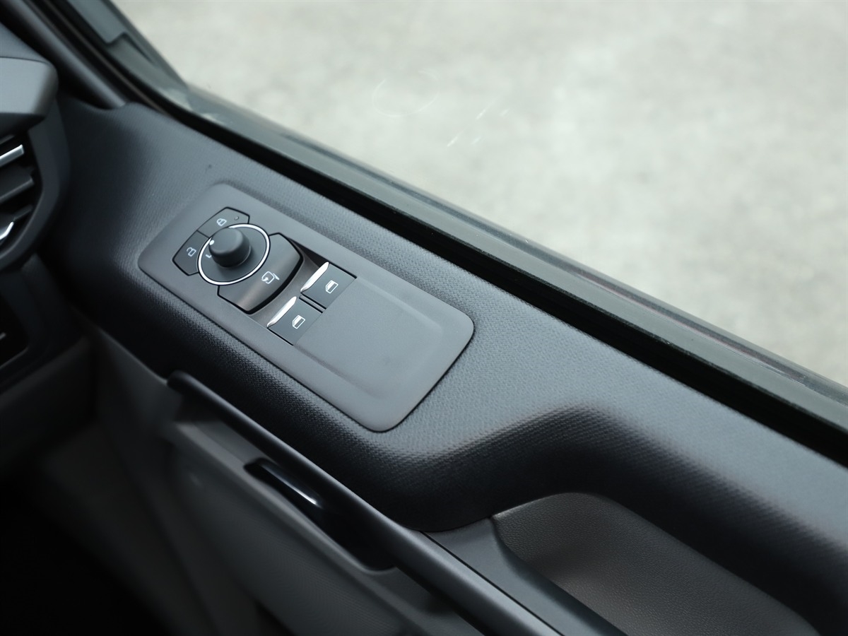 ECOBLUE 136PS H1 8 SEATER