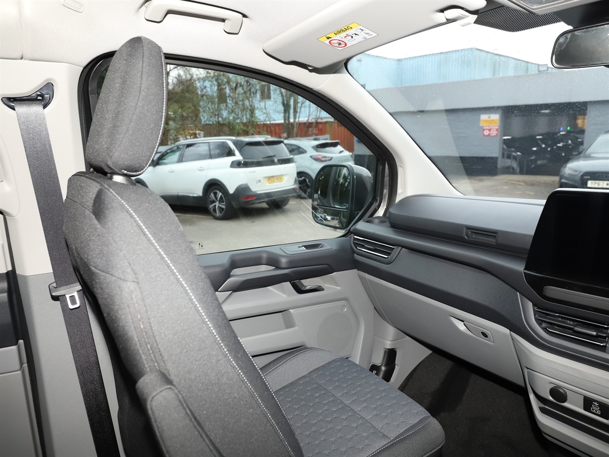 ECOBLUE 136PS H1 8 SEATER