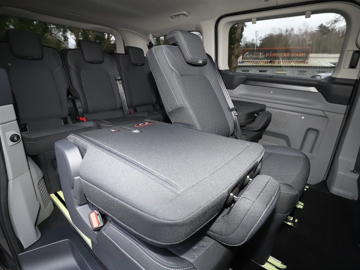 ECOBLUE 136PS H1 8 SEATER