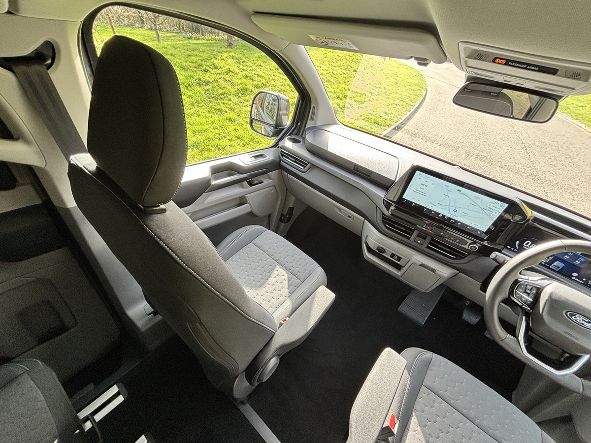 ECOBLUE 170PS H1 8 SEATER