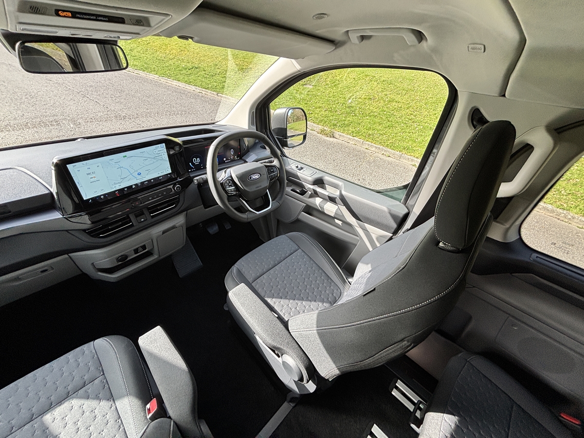 ECOBLUE 170PS H1 8 SEATER