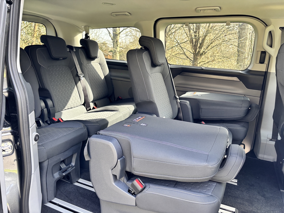 ECOBLUE 170PS H1 8 SEATER