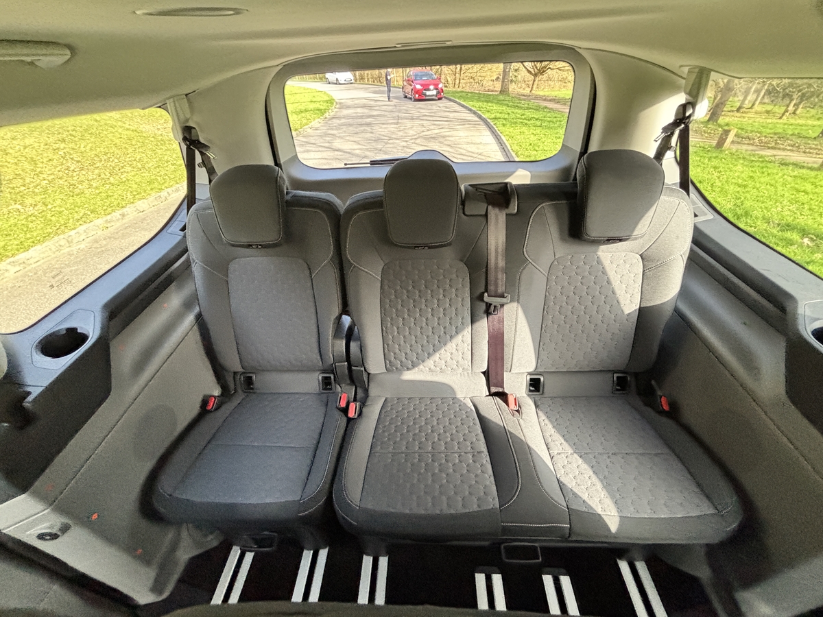 ECOBLUE 170PS H1 8 SEATER