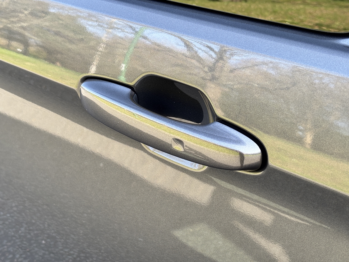 ECOBLUE 170PS H1 8 SEATER